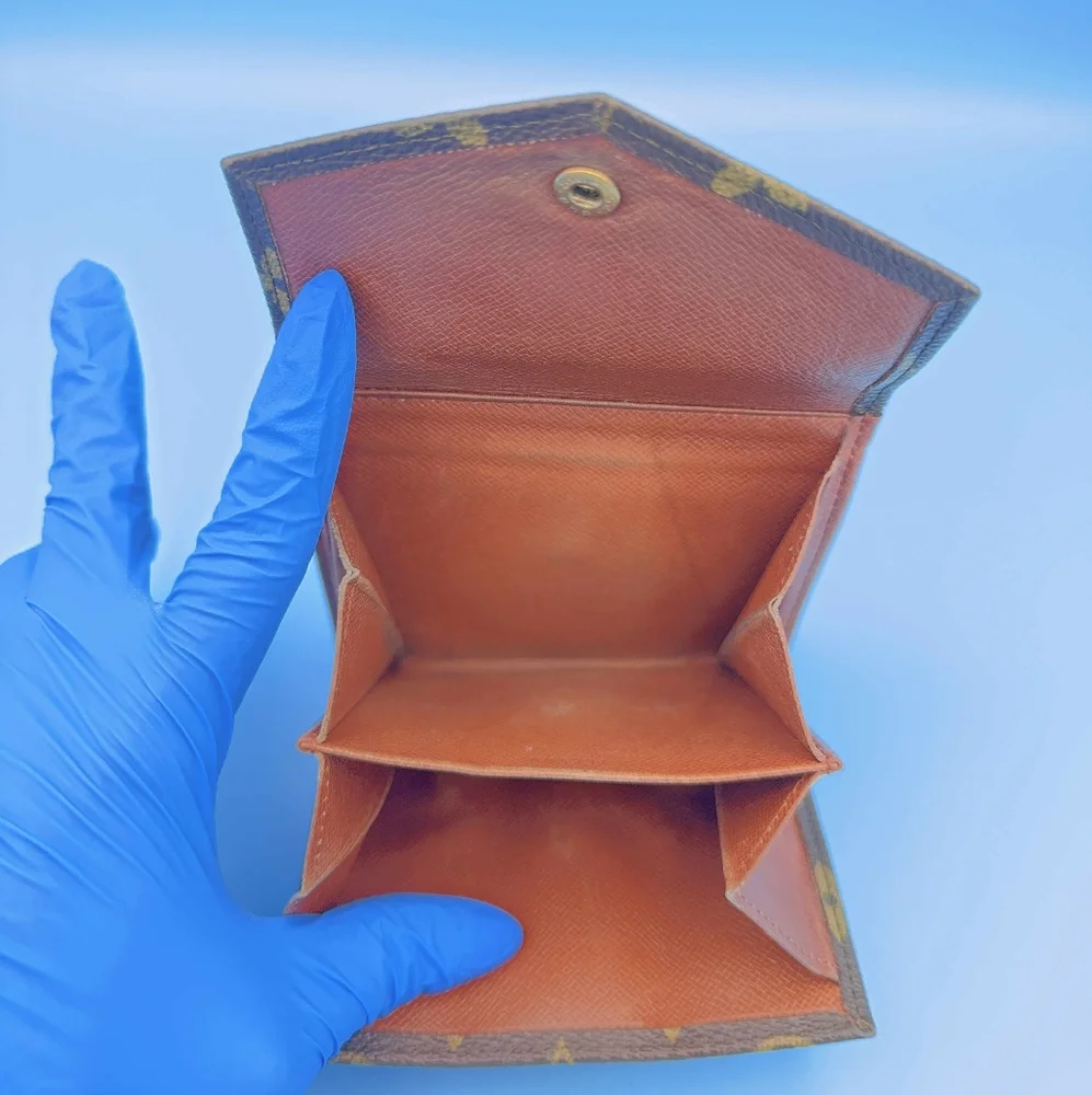 Louis Vuitton Monogram Bifold Wallet - Picture 14 of 16